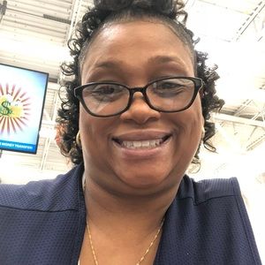 Meet your Posher, Mona